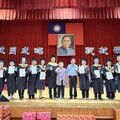 阿公阿嬤畢業啦！宏國德霖科大見證終身學習的感動時刻
