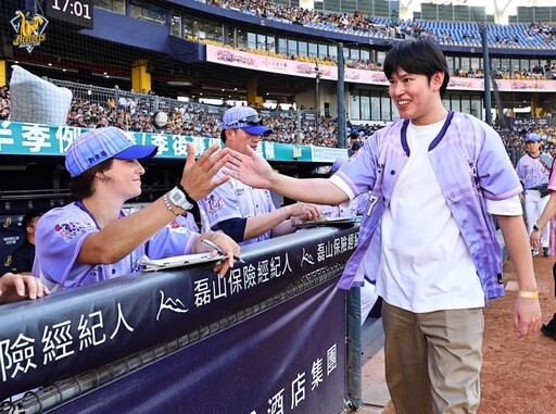 乙禾生醫攜手中信兄弟 生命鬥士開球感動全場