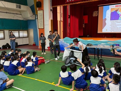 議員與烏龜同台授課!遠雄環境教育校園熱鬧登場