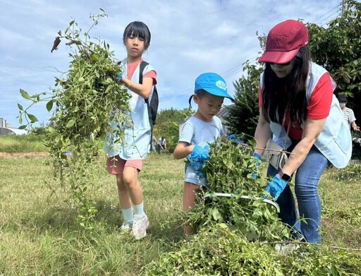 台電新竹區處志工團攜手愛恆啟能中心 陪伴慢飛兒體驗農事 勇敢展翅