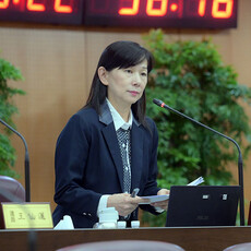 鐵道文化再造帶動城鎮振興 鄭淑方議員促設長照處並引入桃小巴