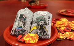 文總首推艋舺青山宮170周年聯名香火袋 青山王、北港媽大讚：「很喜歡！」