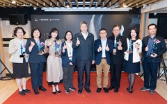 臺北市政府勞動局頒發「青鳥展翅獎」 共創職涯發展新未來