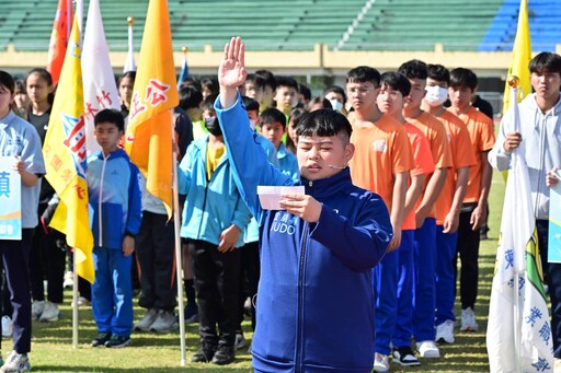 宜蘭縣中小學運動會登場 總統教育獎莊千旻代表宣誓