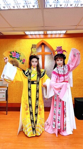 4月6日古風遊淡水 著漢服觀折子戲