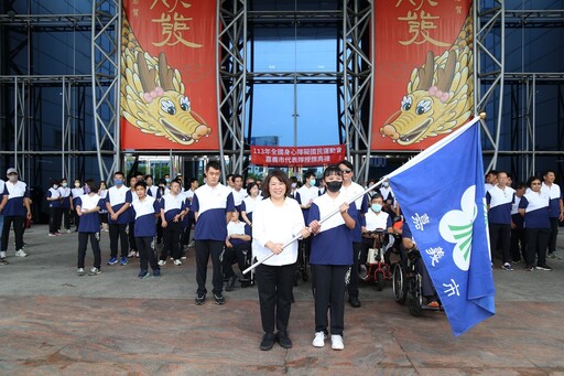 113年全國身心障礙國民運動會開賽在即 黃敏惠親授旗嘉義市代表隊