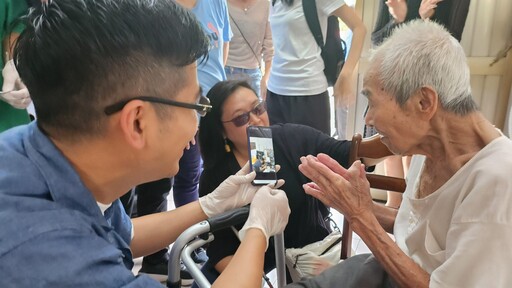 香港中醫師林家揚率隊前往南投國姓義診 溫暖善行讓偏鄉老人揪甘心