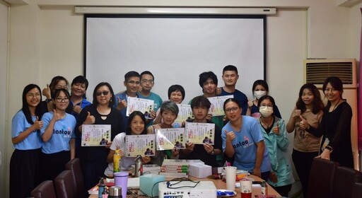 香港中醫師林家揚率隊前往南投國姓義診 溫暖善行讓偏鄉老人揪甘心