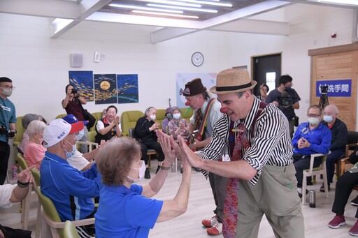 以色列醫療小丑團隊義演 為花蓮帶來正能量