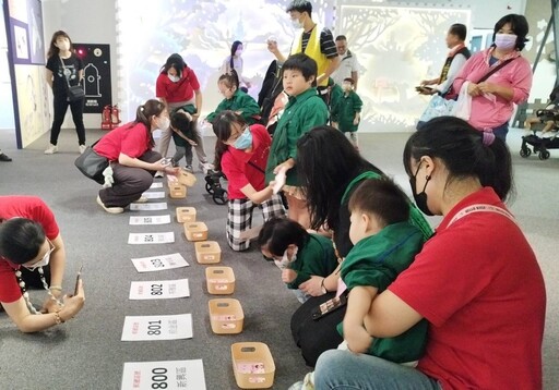 高雄博正兒童發展中心攜早療幼兒 參訪郵政博物館高雄館