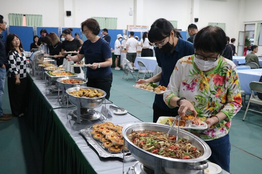 長榮女中餐科生端午秀廚藝 各國料理、南北粽謝師恩