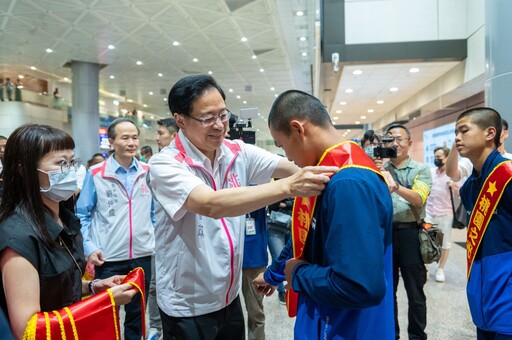 榮耀歸國 桃園少棒小將凱旋接機 張善政親自迎接