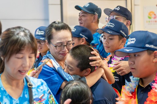 榮耀歸國 桃園少棒小將凱旋接機 張善政親自迎接