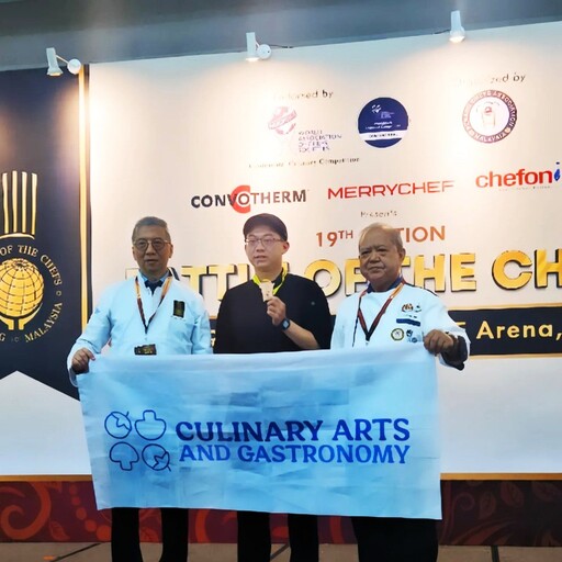 巧克力版齊天大聖出國比賽獲國際廚藝大獎 義守大學廚藝系學生為國爭光