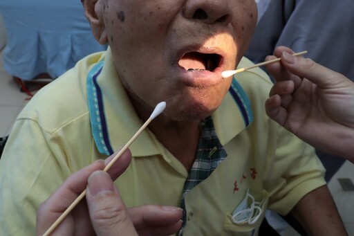嚼檳榔超過40年 老翁戒檳10多年仍二度唇癌