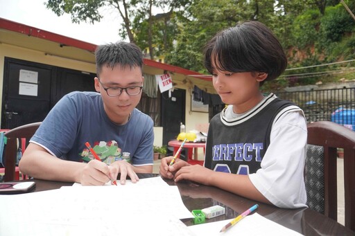 臺科大「城南無限」計畫團隊再赴尼泊爾 協助當地育幼院搭建手作步道