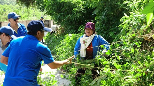 移除小花蔓澤蘭 守護環境荷包滿