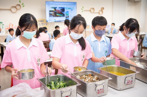 全國首創校園增設午餐食育組 嘉市提升學童營養午餐品質