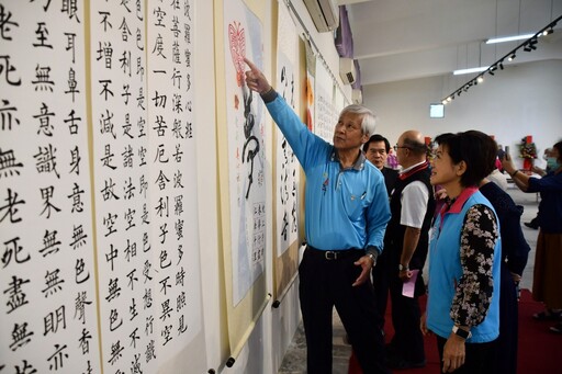 七旬校長王峻義書法個展圓夢 游淑貞力挺翰墨書藝創新啟航