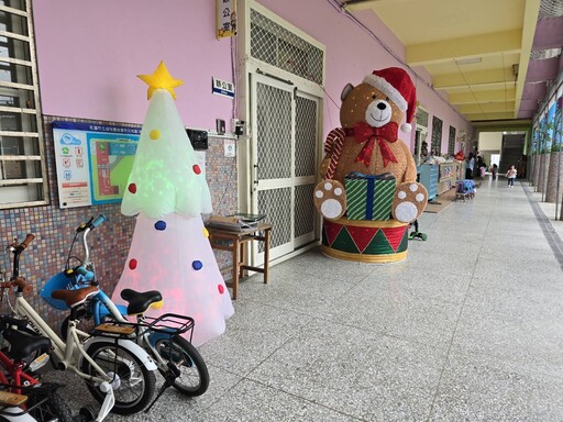 迎接耶誕節 花蓮市幼布置歡樂校園