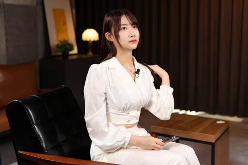 最性感的Ai女工程師李婷婷 加入藝林國際育樂 開啟其斜槓的演藝之路