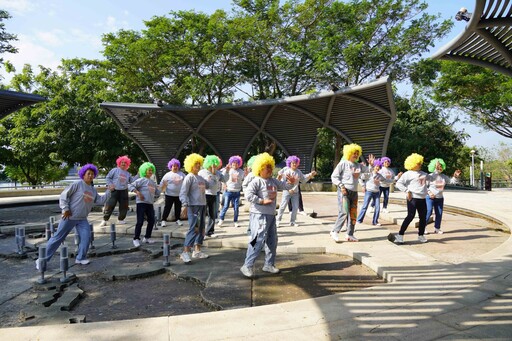 影音/嘉義縣219位銀髮族聯手齊跳街舞 嗨翻街頭