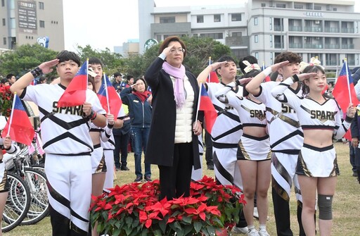 彰縣府元旦升旗 迎接新年 四千多位鄉親攜手歡慶元旦