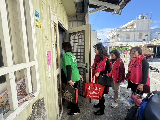 助植物人家庭過好年 花縣工商婦女協會暖心送年禮