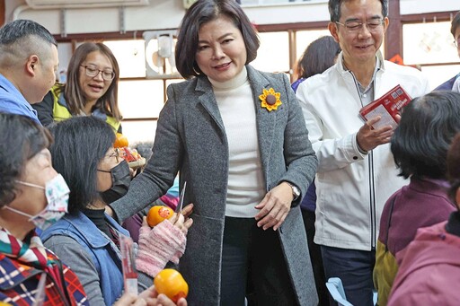 雲縣贈送長青食堂好運茂谷柑 預祝新年「社富民安」大吉大利