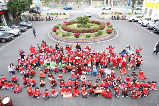 幼兒園可愛小朋友賀歲 游淑貞致贈乖乖賀新年