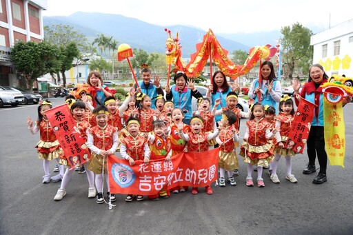 幼兒園可愛小朋友賀歲 游淑貞致贈乖乖賀新年