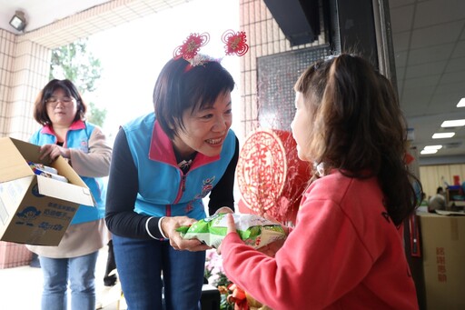 幼兒園可愛小朋友賀歲 游淑貞致贈乖乖賀新年