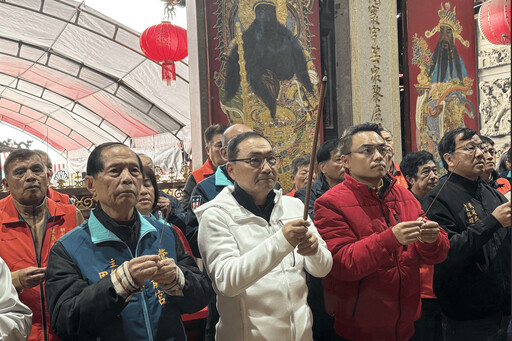 祈福迎好運 侯友宜參拜祖師廟 贈「造化蒼生」匾額表敬意