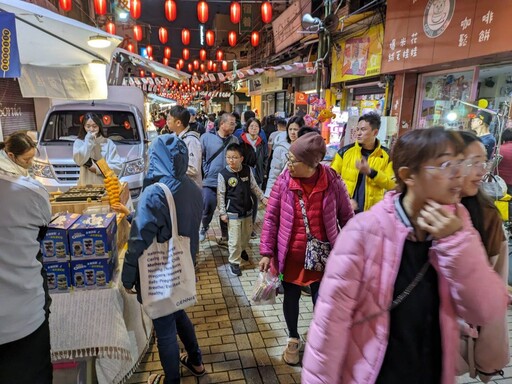 中台最強走春年貨市集 彰化廟街市集九天湧入近百萬人次