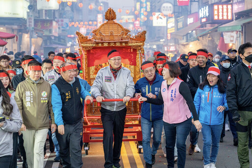 桃園最狂迎財神!張善政參與龍潭遶境 祈願市民財運旺旺來