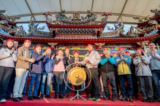 桃園最狂迎財神!張善政參與龍潭遶境 祈願市民財運旺旺來