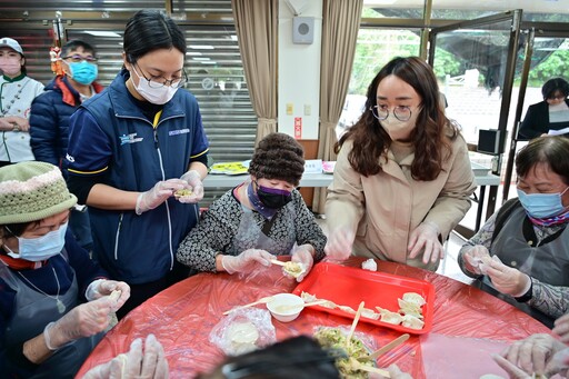 元宵節關懷獨居長者 縣府等單位暖送2萬顆水餃