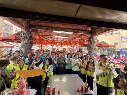 影音/田中鎮乾福宮舉辦慶祝「頭牙」活動 原住民跳舞、舂小米、黏紅包 現埸精彩熱鬧!