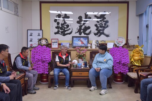 花蓮市實物銀行收納百公斤白米 魏嘉彥感謝聖元宮捐助義舉