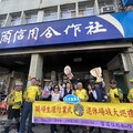 影音/宜蘭信用合作社經理退休 單車一天騎108公里11個營業據點話別老同事