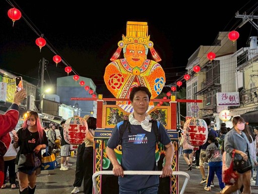 神還原百年藝閣人力山車 台日工藝師聯手共創睡魔媽祖成打卡亮點
