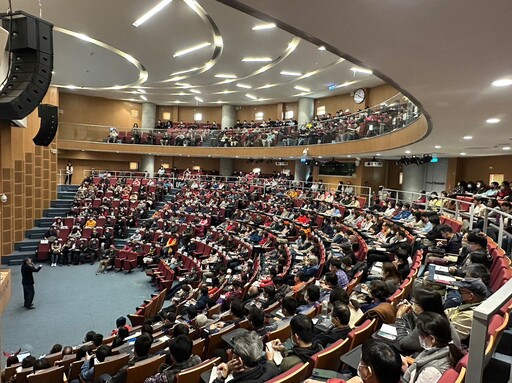 惠心文化基金會公益講座 闕又上傳授理財阿甘心法
