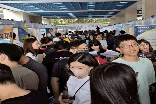 畢業即就業 新北就博會明志科大登場 69家廠商釋出2267職缺 初媒合率破5成