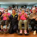 母親節感恩活動 榮家女住民彩妝參與
