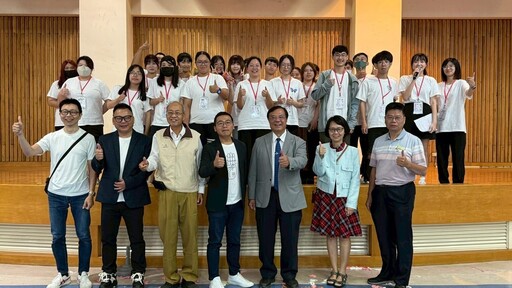 影音/融合視覺藝術饗宴 建國學視覺傳達系「110級畢業設計暨師生創作展覽」開展