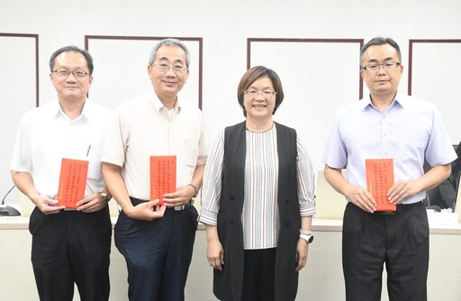 彰縣地面水體垃圾攔除成果再獲肯定 連續第五年獲特優佳績