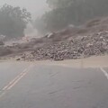 影音/豪雨鐵路公路都癱瘓 鐵路和仁段又停駛 蘇花崇德段只出不進