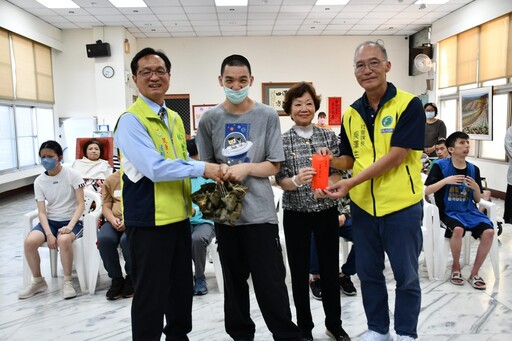 棕葉飄香 端午節關懷弱勢 林世賢市長贈社福機構加菜金與肉粽