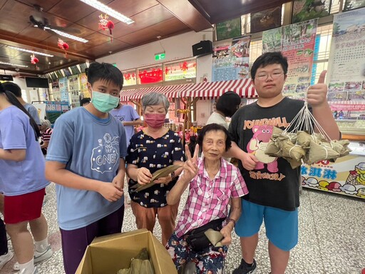 頭城國中技藝班親子共創溫情肉粽季 399顆幸福肉粽送暖獨居長輩