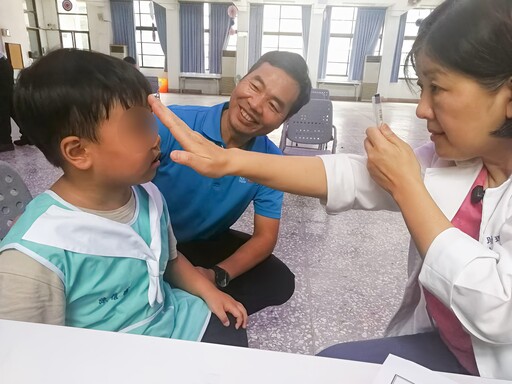 信賴眼科過溝義診免費送眼鏡 觀察發現鄉下學童近視率比市區高